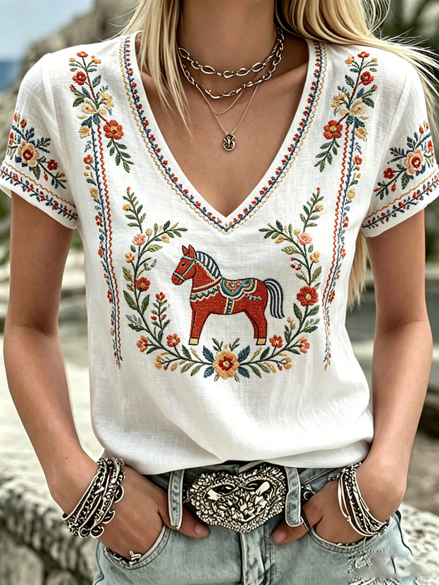 Women's Summer Blouse with Swedish Midsummer Print and V-Neck – Relaxed T-Shirt