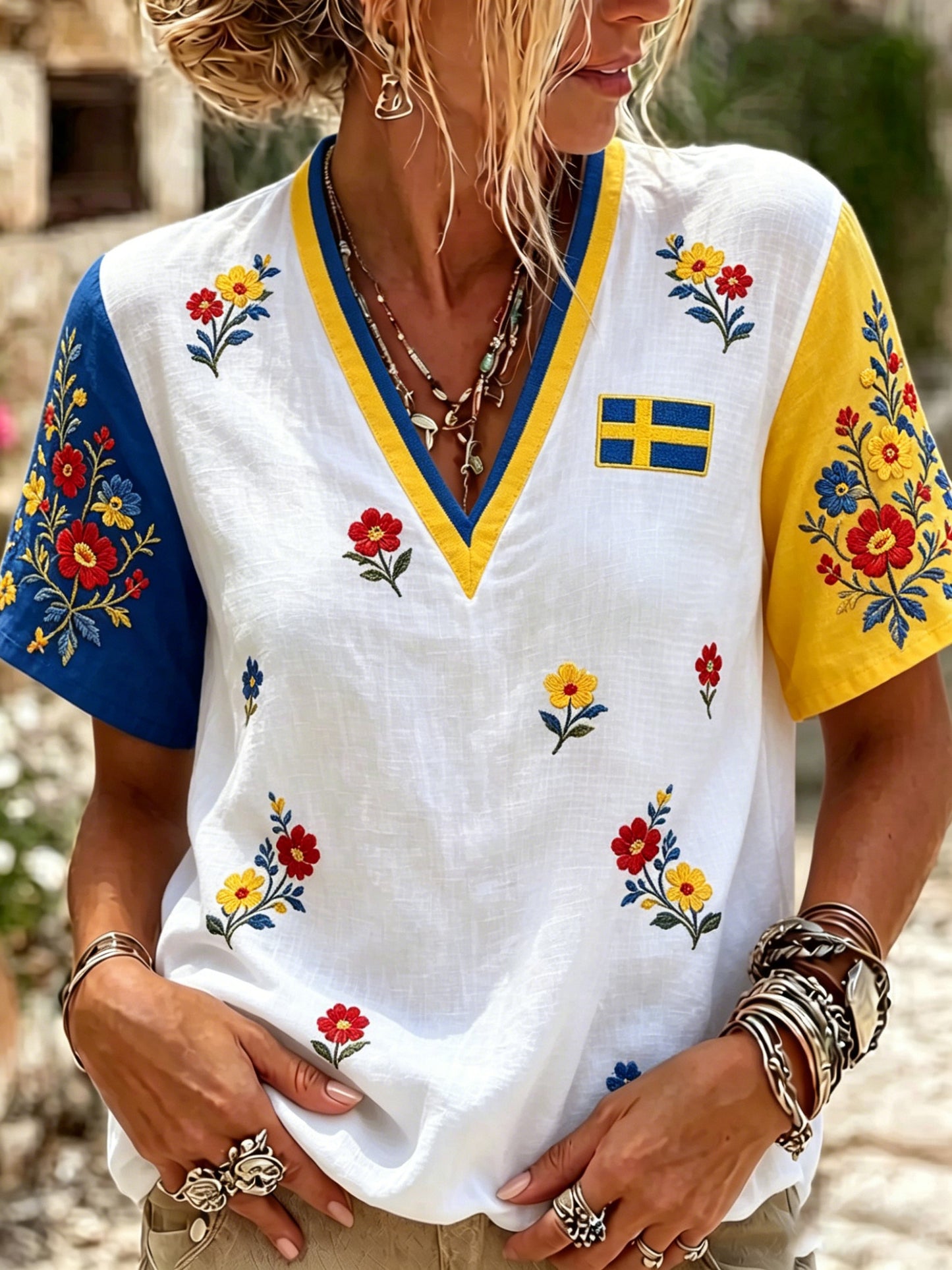 Damer Svensk nationaldag Midsommarfest minneskonsttryck V-ringad topp