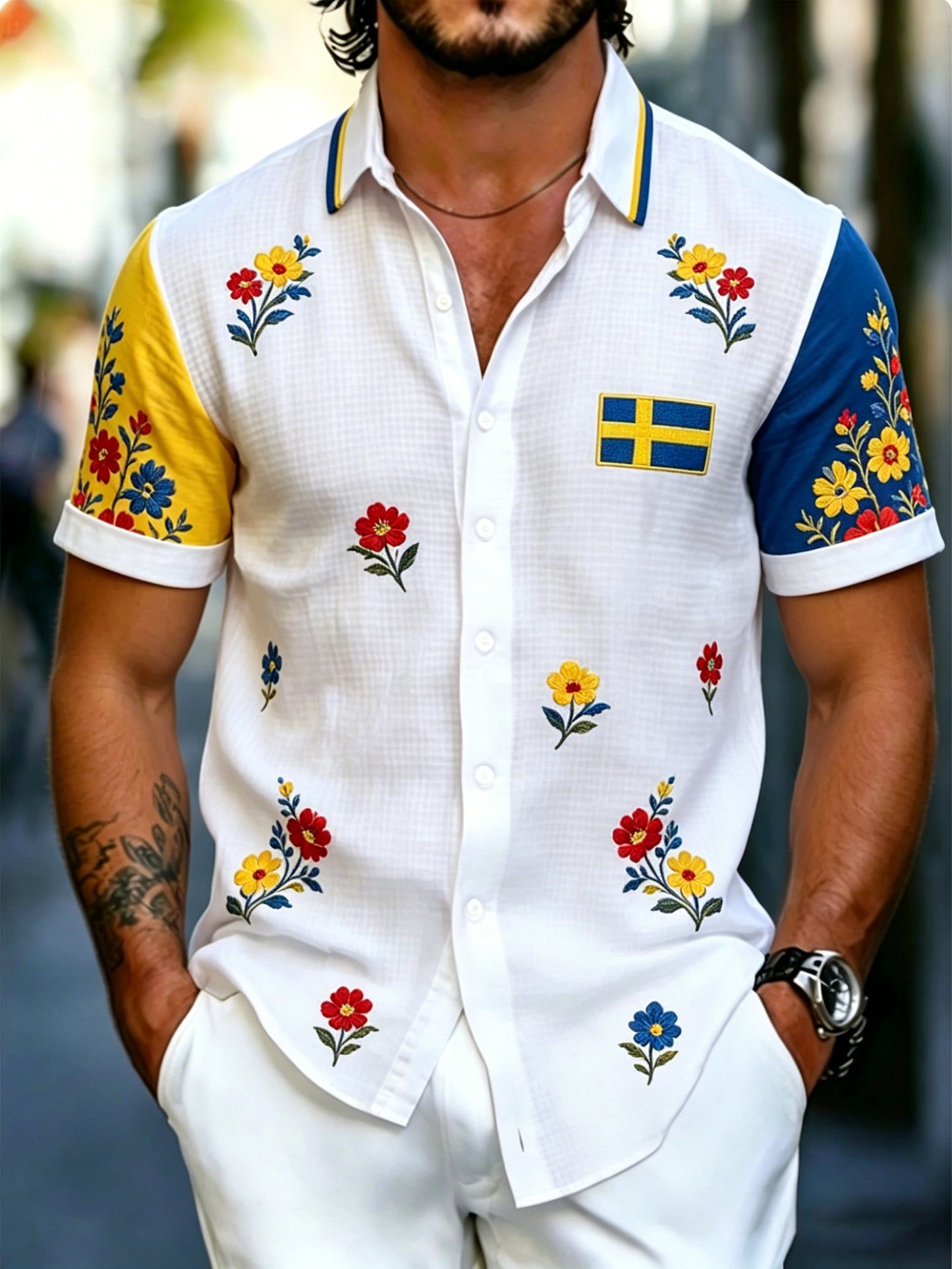 Herrtröja med korta ärmar och konstprint som hyllar den svenska midsommarfesten