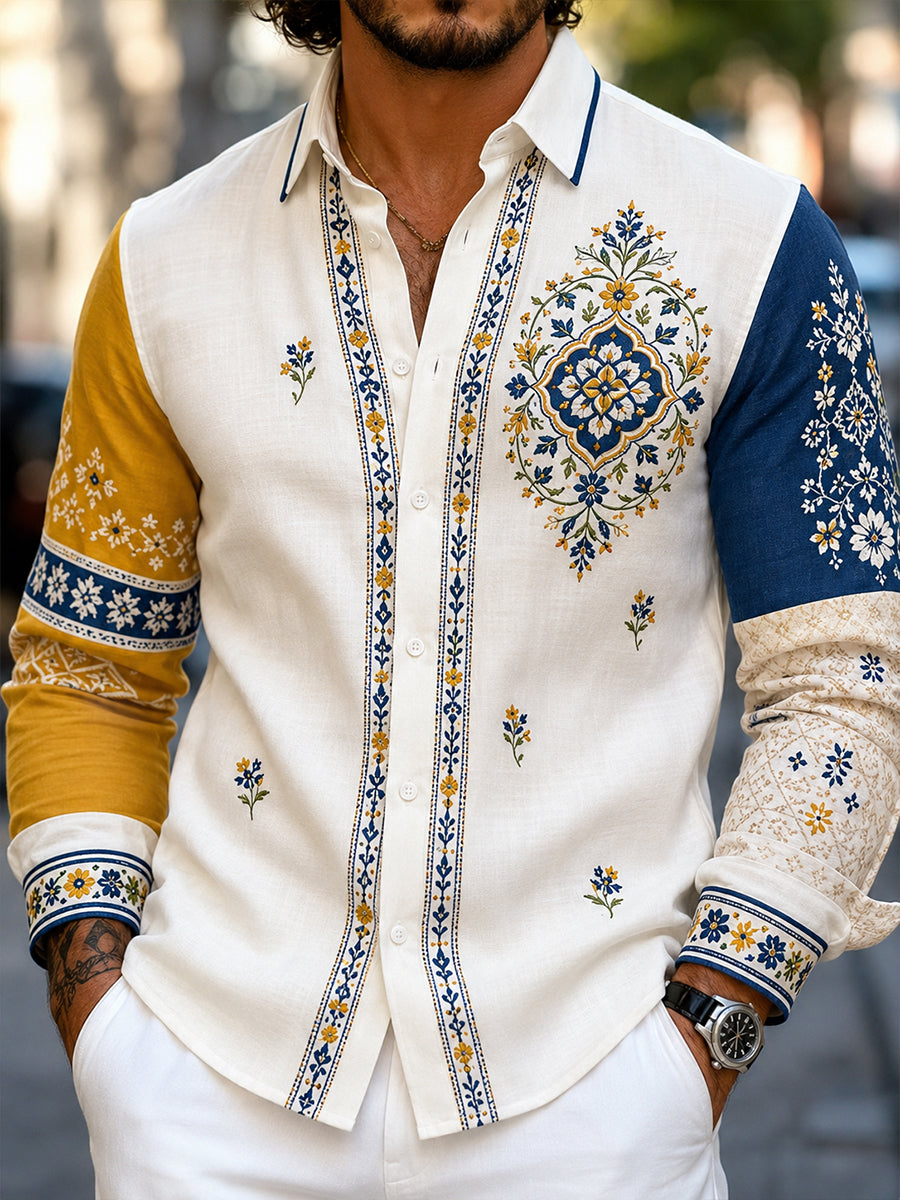 Herrskjorta i retrostil med svensk dalahäst och broderad blomsterkonst, avslappnad stil