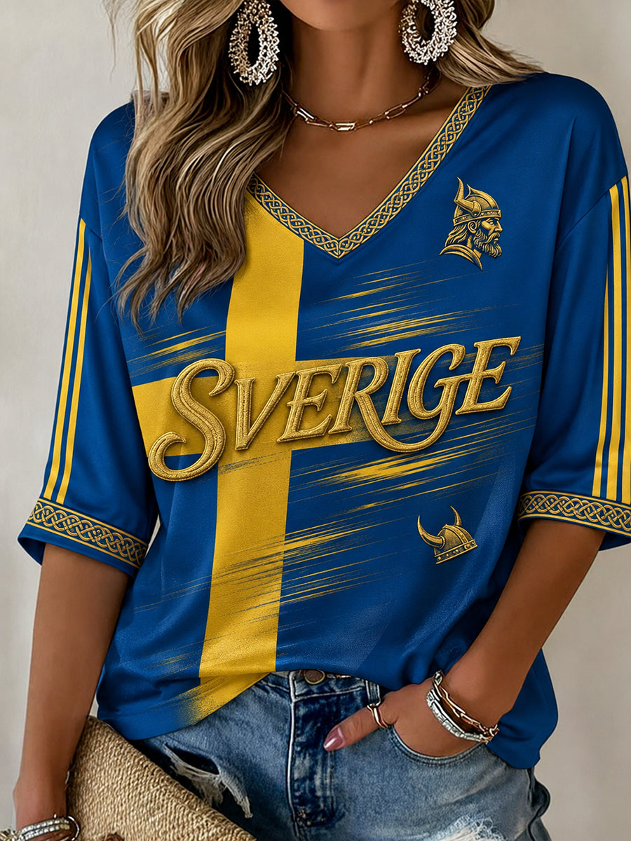 Dammens retrovikingiskt stilad vardagströja med märke med den svenska fotbollslaget flaggan
