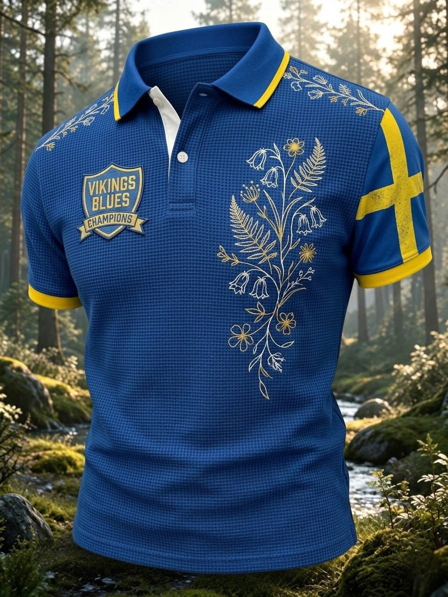 Herrpolotröja i retrostil med svensk midsommar- och folkblommamönster, waffelmönstrad