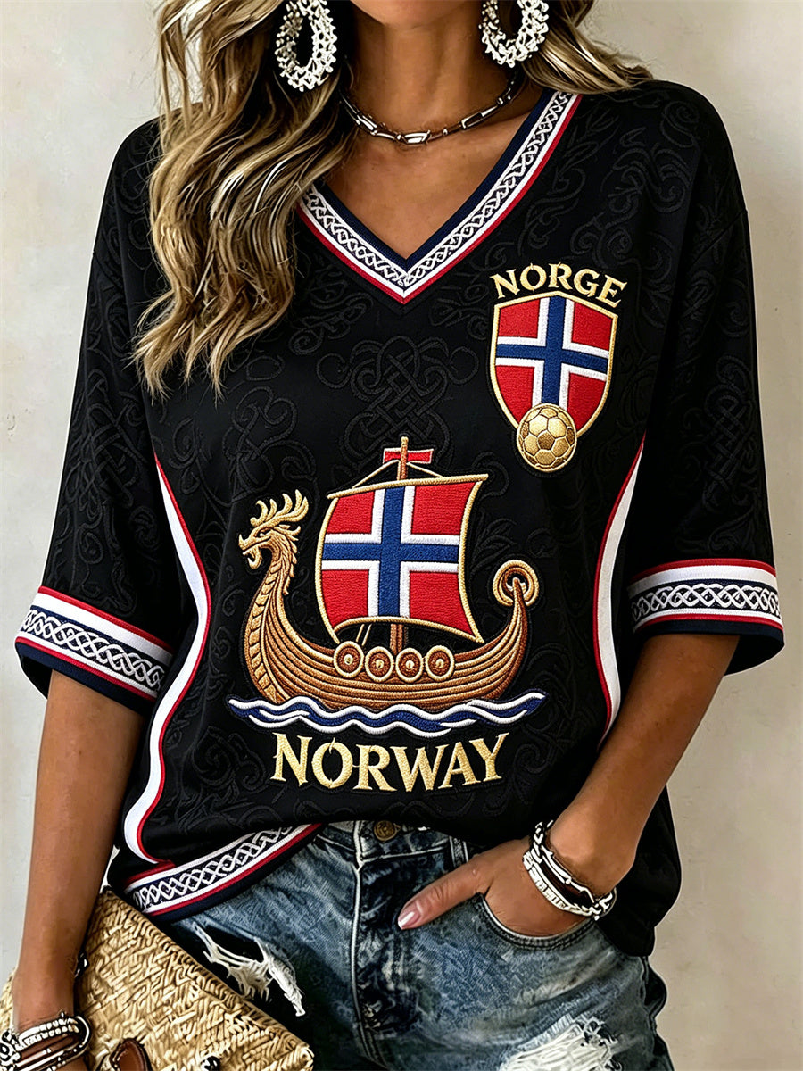 Kvinners Norge Fotball Vikingeskips Keltisk knute Flagget inspirert trykk Midtlange ermer V-utringning T-skjorte