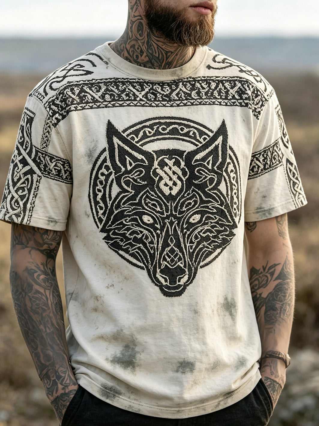 Herrlig retro-vikingatröja med vargansiktsmönster, tryckt på casual kortärmad t-shirt