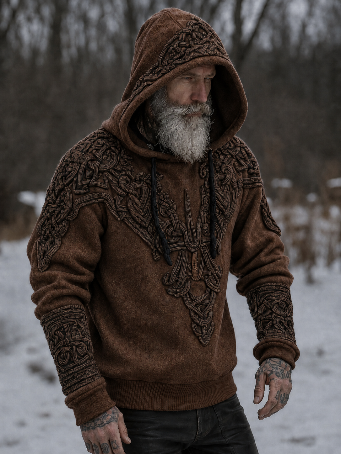 Herrlig vikingatotem-hoodie med tryckta runor