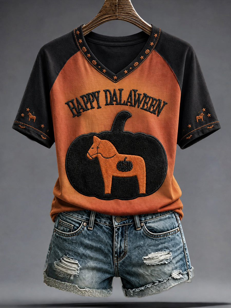 Kvinnlig svensk Halloween-lustig Dalaween-konsttryckt t-shirt