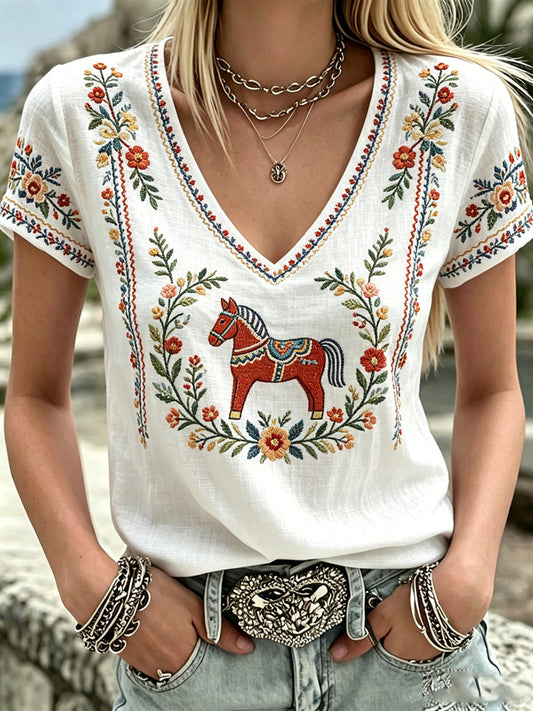 Women's Summer Blouse with Swedish Midsummer Print and V-Neck – Relaxed T-Shirt