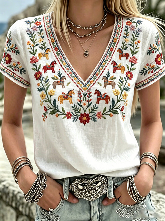 Women's Summer Blouse with Swedish Midsummer Print and V-Neck – Relaxed T-Shirt