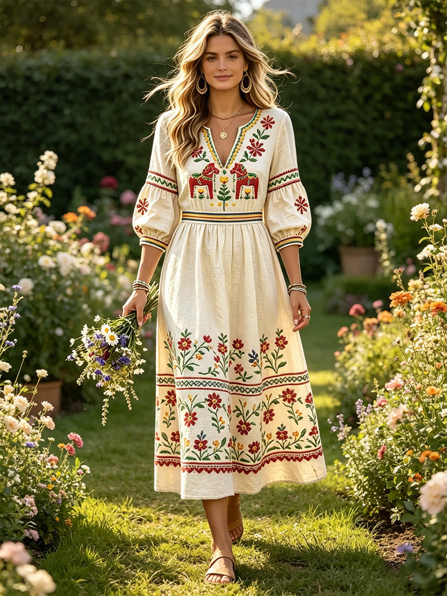 Damskjorta i offwhite med svensk midsommar- och dalahästmönster, av bomull-linne, med V-ringning – ledig stil