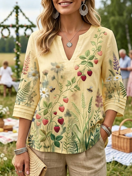 Women's retro midsummer blouse with strawberry pattern in cotton-linen