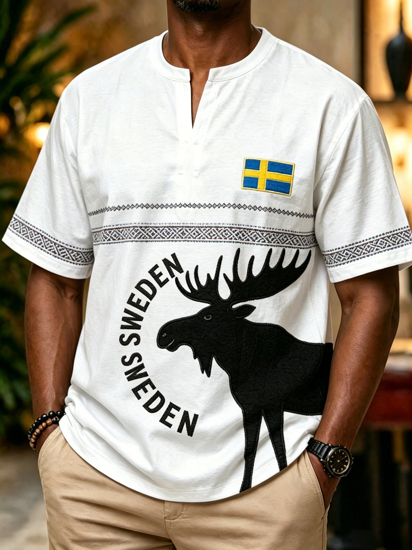Herrtröja med korta ärmar och konstprint som hyllar den svenska midsommarfesten