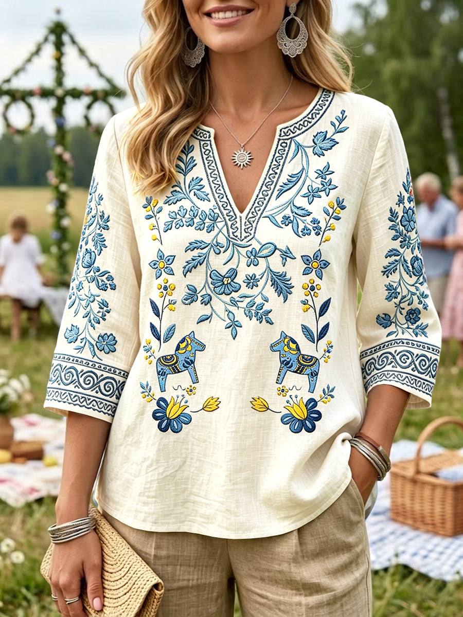 Damer Svensk midsommar Dalahäst blommönstrad avslappnad t-shirt med V-ringning
