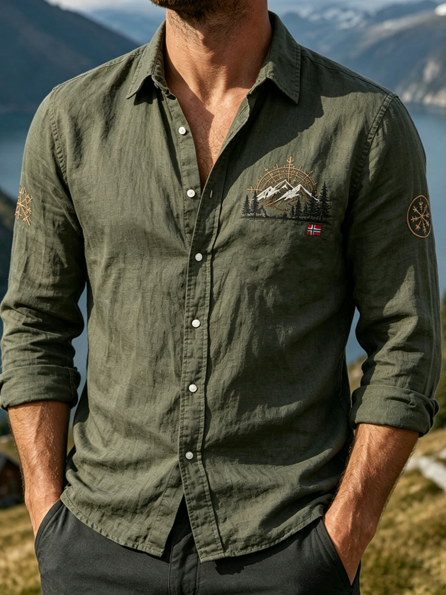 Mannens vintage friluftsbluse med norsk skogsmotiv, uformell