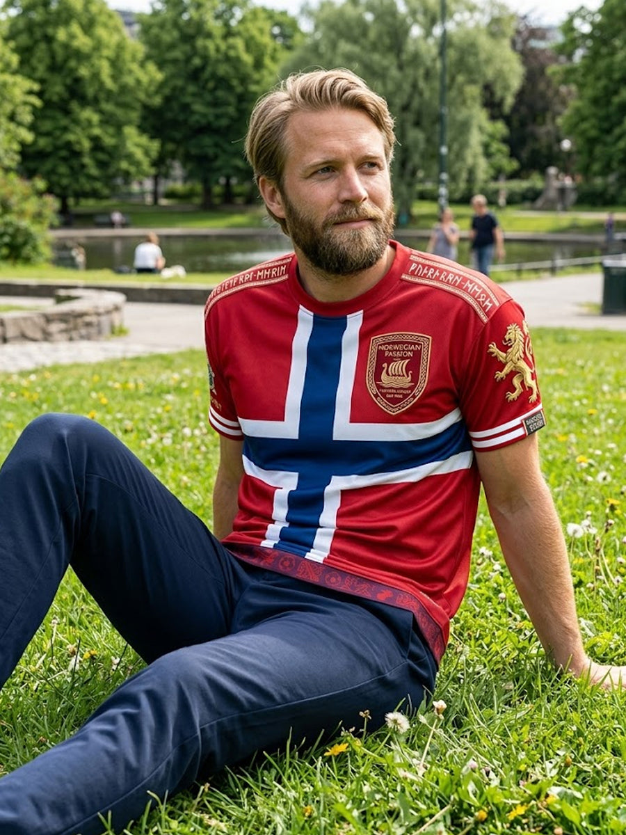 Retro Norwegian Football Fan Everyday T-Shirt
