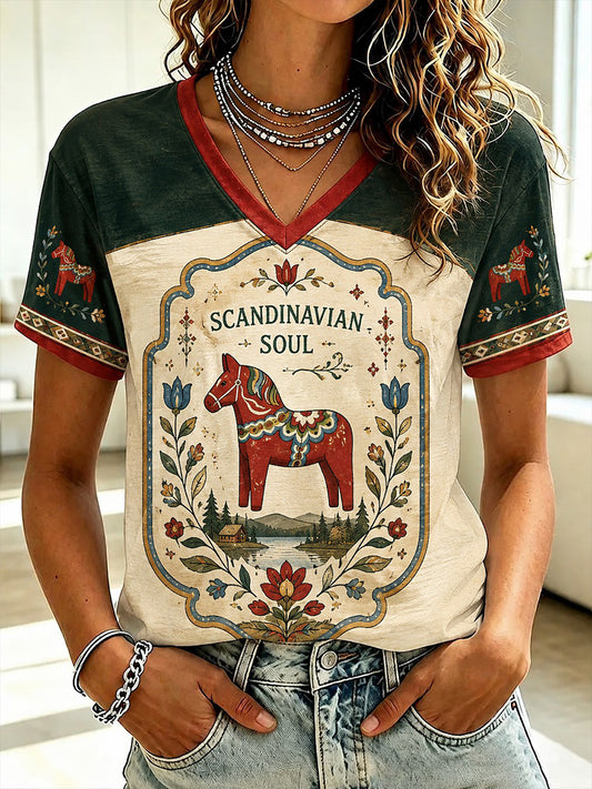 Dammens svenska dalahästtryckta t-shirt med v-ringning