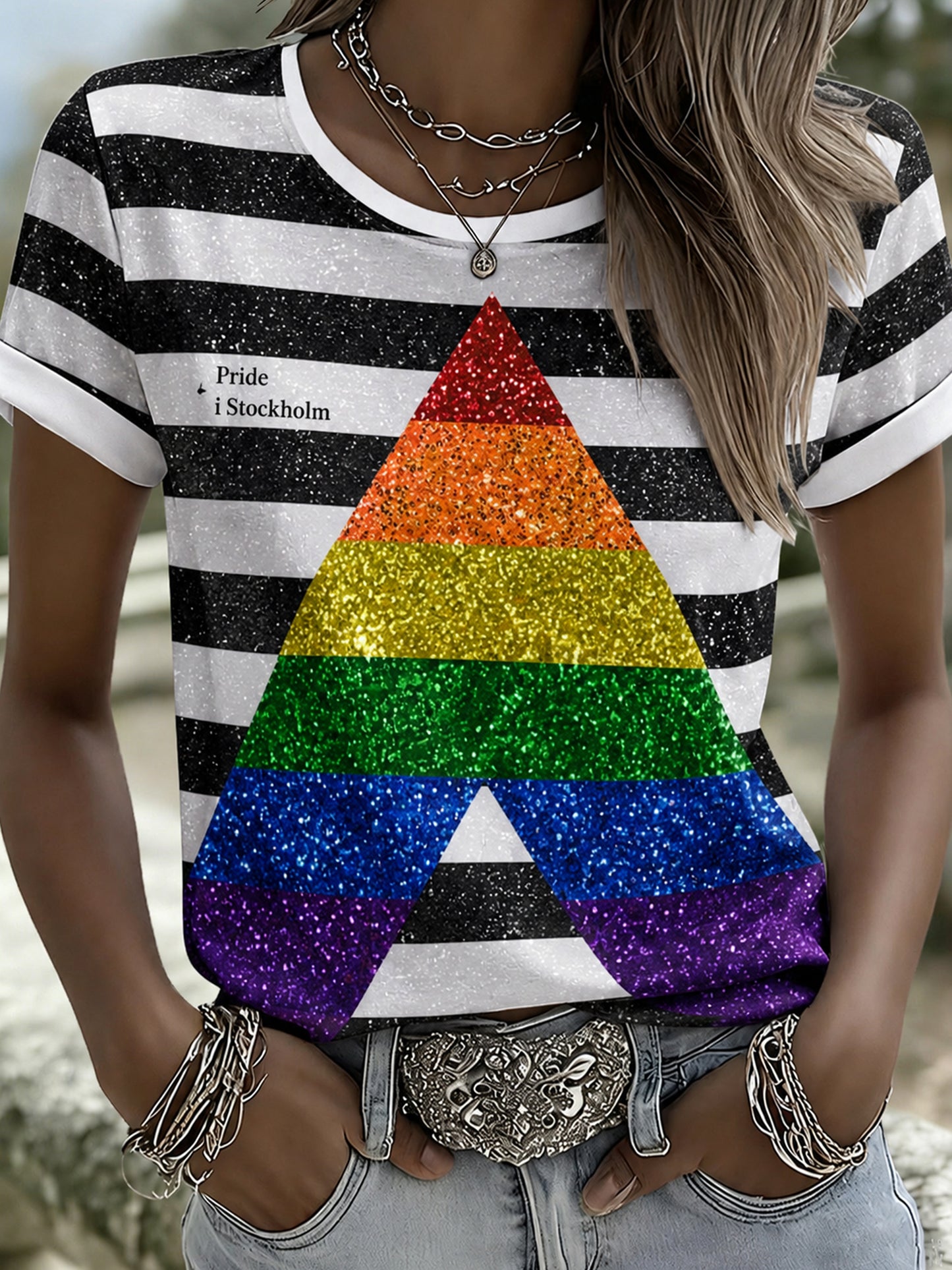 Kvinnors Stockholm Pride Week Element Konsttryck T-shirt