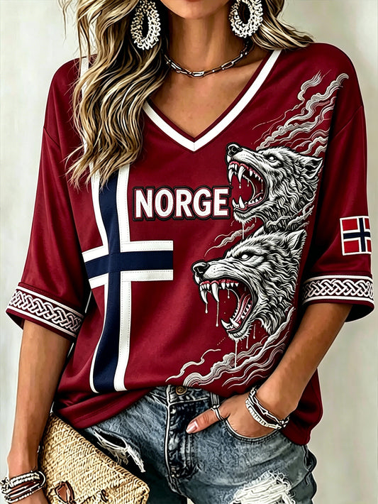 Damelik T-skjorte i retro norsk vikingstil med dyremotiv, midtlange ermer og V-utringning