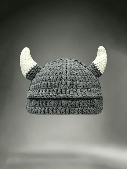 Unisex Vikingkriger-hornet hjelm-inspirert komfortabel heklet lue