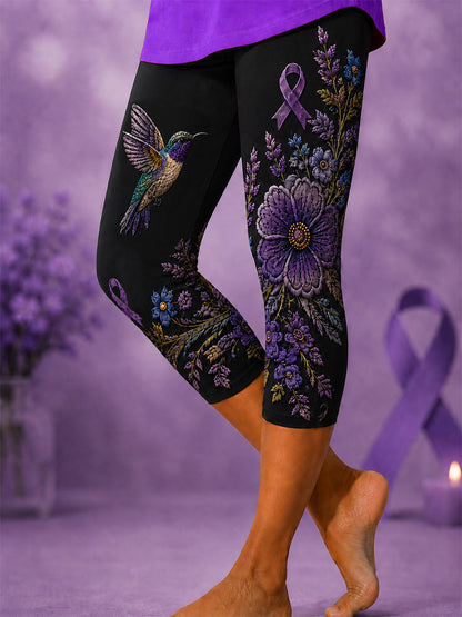 Kvinnors lila blommor & Hummingbird Skriv ut Alzheimers medvetenhet Stöd beskärda Leggings
