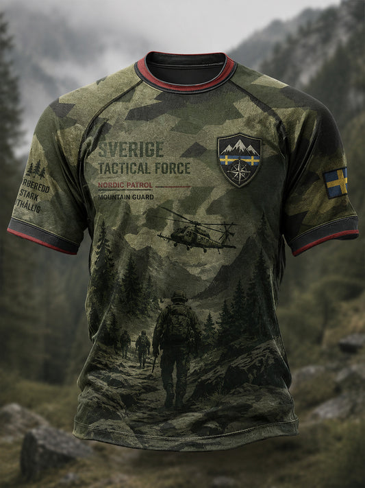 Herrtröja med korta raglanärmar och kamouflagemönster i militärstil