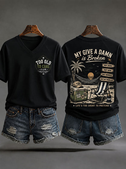 Kvinnors 'för gamla att vårda klubb' V-Hack T-shirts