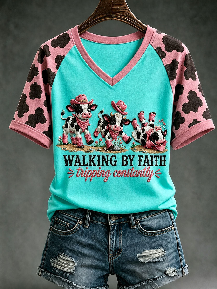 Kvinnors vandring genom tro Tripping Contantly T-shirt