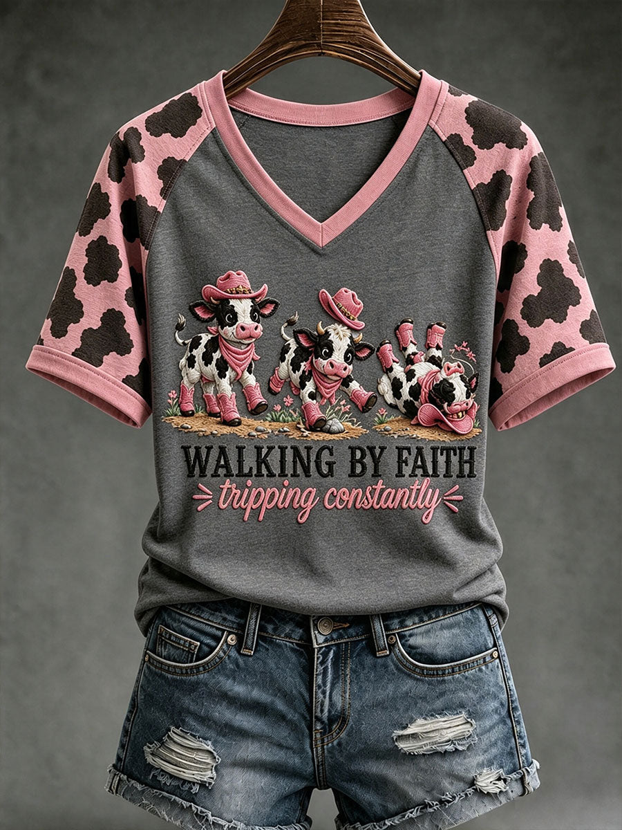 Kvinnors vandring genom tro Tripping Contantly T-shirt