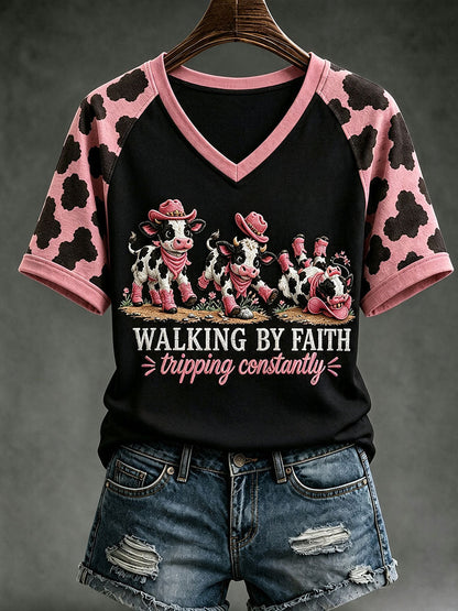 Kvinnors vandring genom tro Tripping Contantly T-shirt
