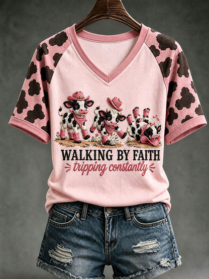 Kvinnors vandring genom tro Tripping Contantly T-shirt