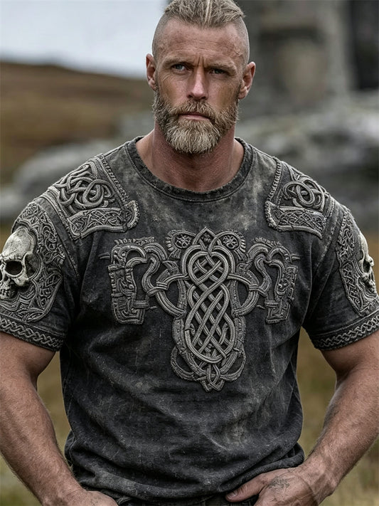 Herrlig vintage-T-shirt med mönster av dödskallar, vikingar och keltiska knutar, korta ärmarna