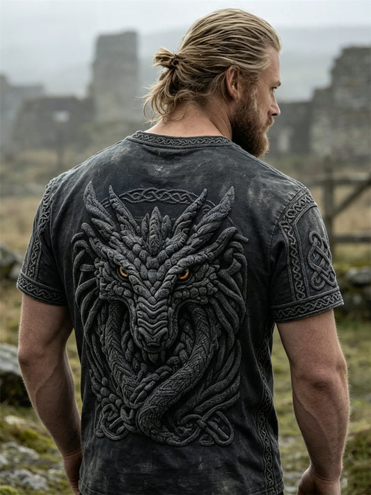 Mansvintage-vikingtröja med mörk drake och keltiskt knutmönster, kortärmad