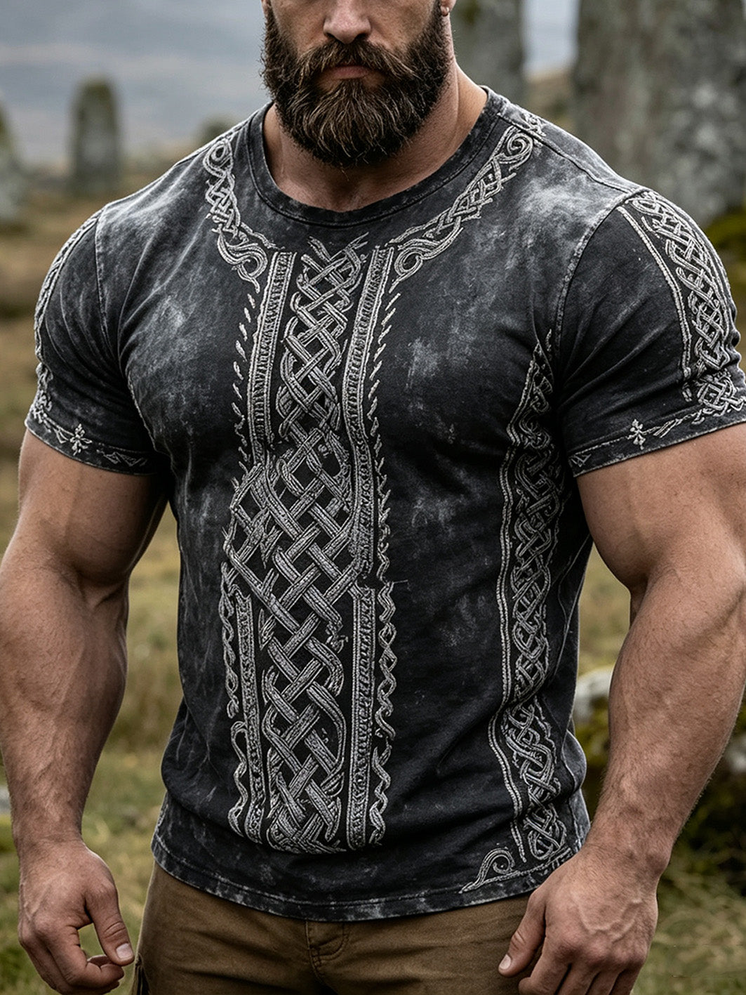 Herrligt retrovikingat-shirt med keltiskt knutmönster, kortärmad och avslappnad stil