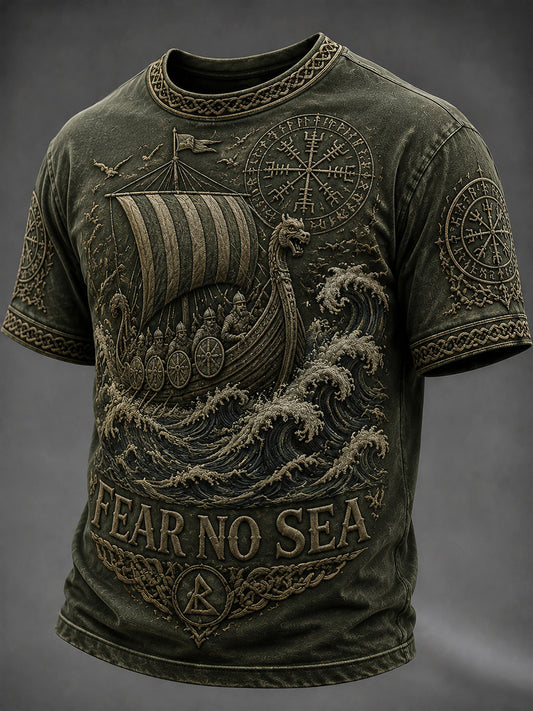 Vikingaskeppet “FEAR NO SEA” Lättvikts-T-shirt