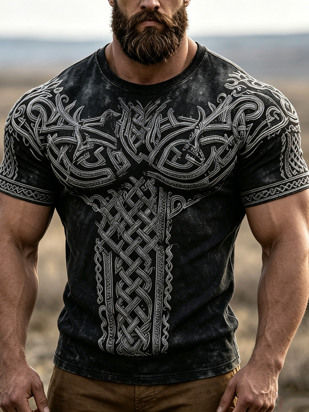 Herrligt retrovikingat-shirt med keltiskt knutmönster, kortärmad och avslappnad stil