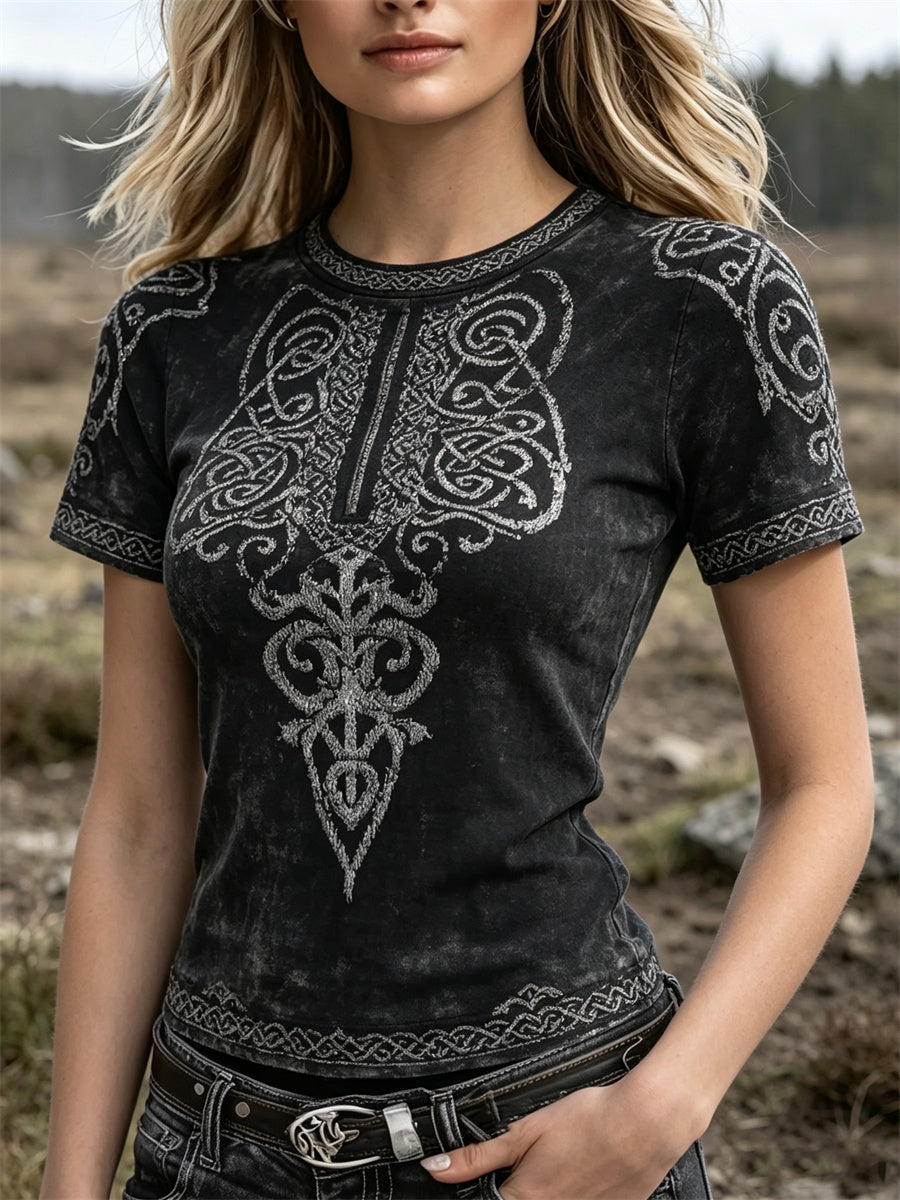 Kvinnlig vintageklassisk t-shirt med viking- och keltknutsmotiv och korta ärmar