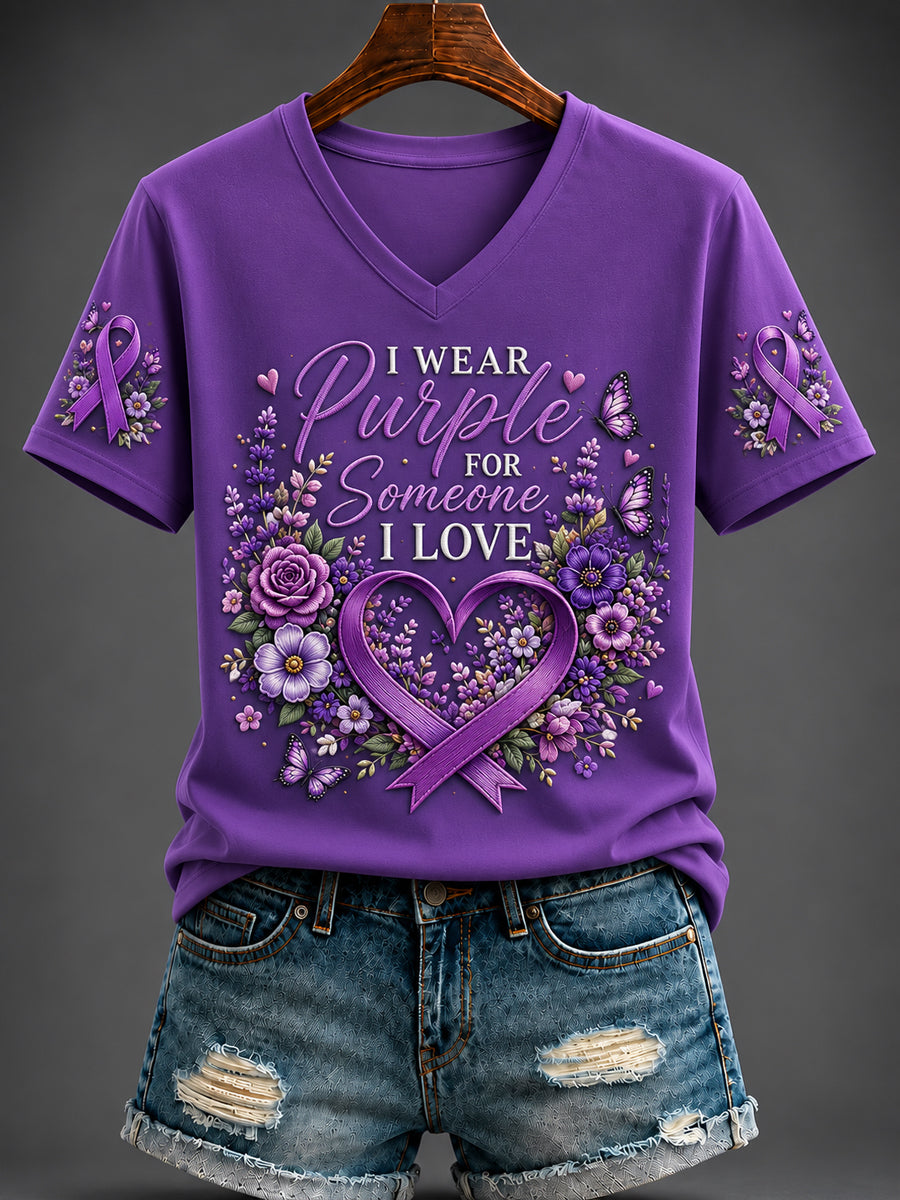 Dammens lila konsttryckt t-shirt med v-ringning
