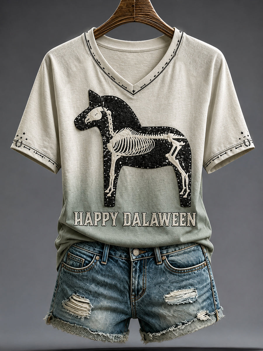 Kvinnlig svensk Halloween-lustig Dalaween-konsttryckt t-shirt