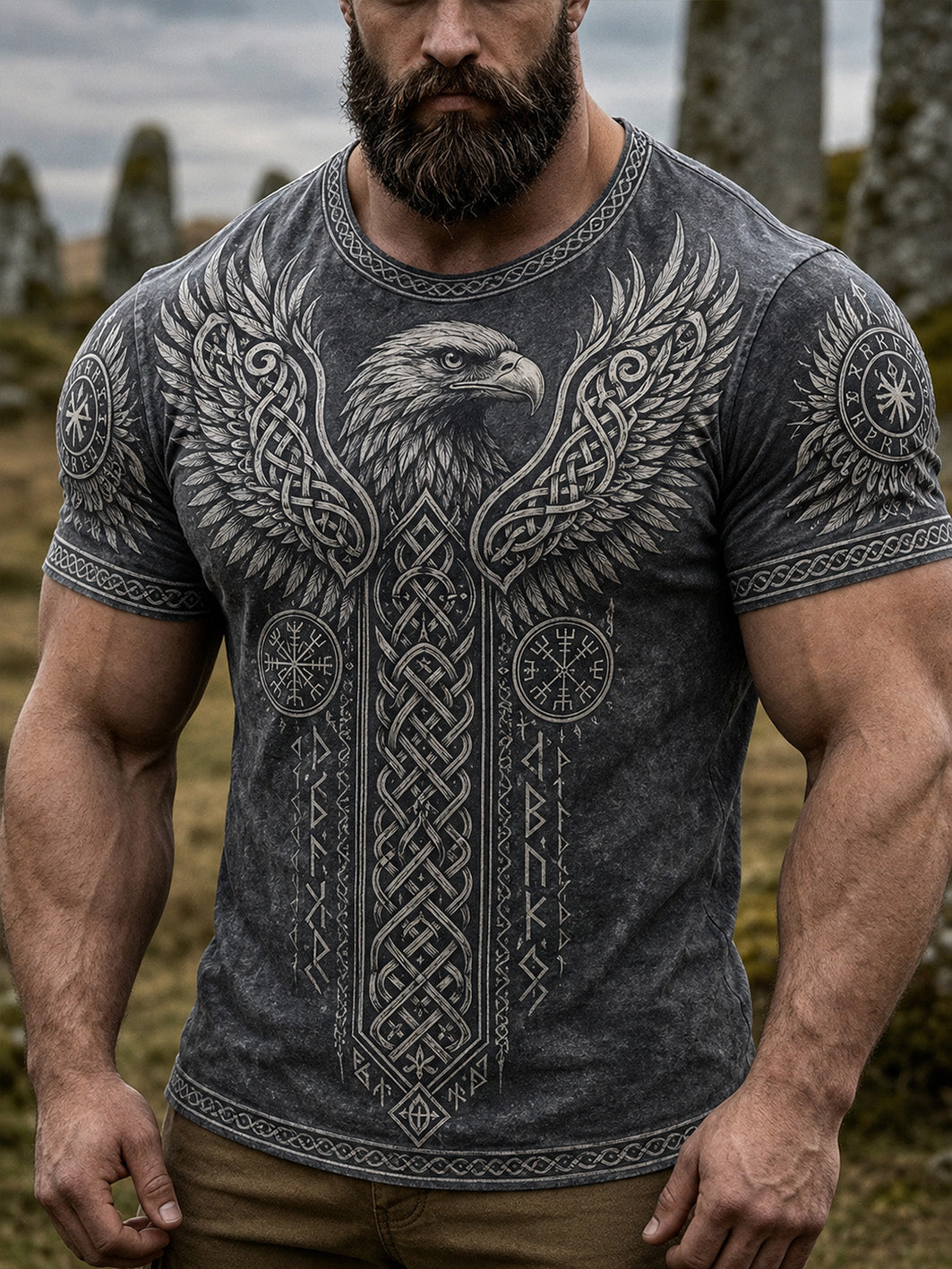 Manslig retrovikingastil, avslappnad t-shirt med korta ärmarna